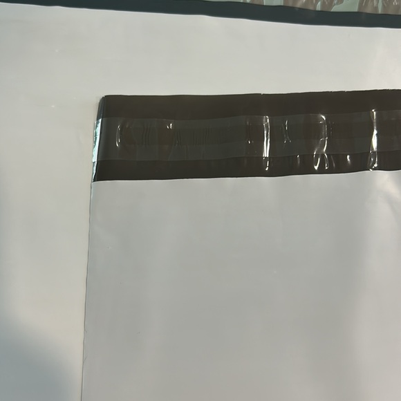 (50) Poly Mailer in Mix & Various sizes - Picture 2 of 5